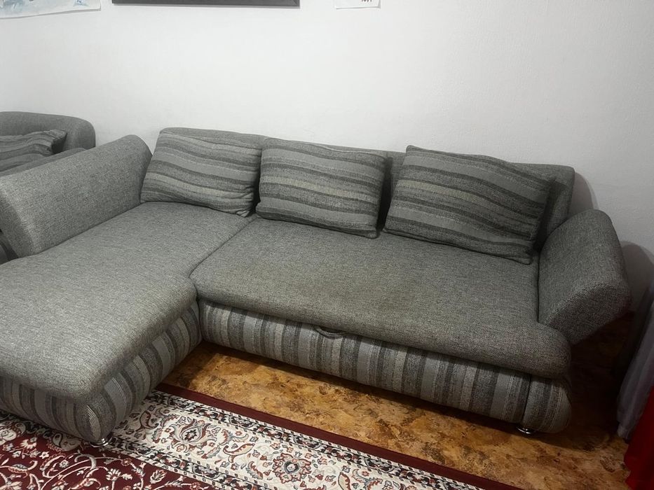 Угловой диван и кресло