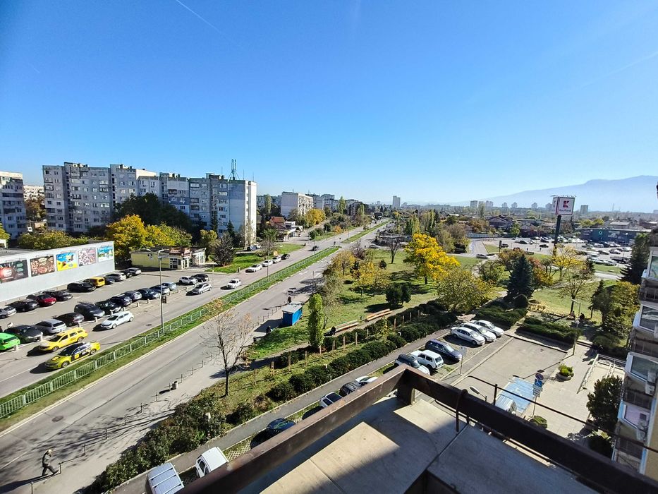 Слънчев панелен апартамент в Надежда 3