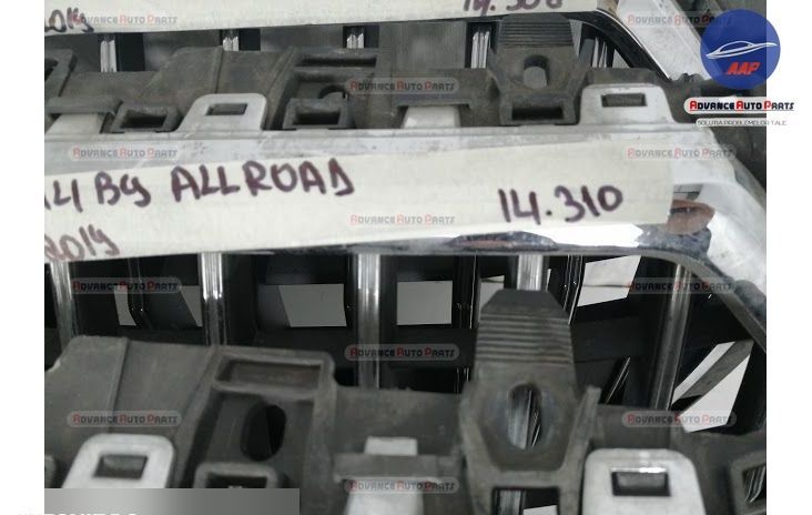 Оригинална централна решетка Ауди А4 олроуд / Audi A4 Allroad комби 5