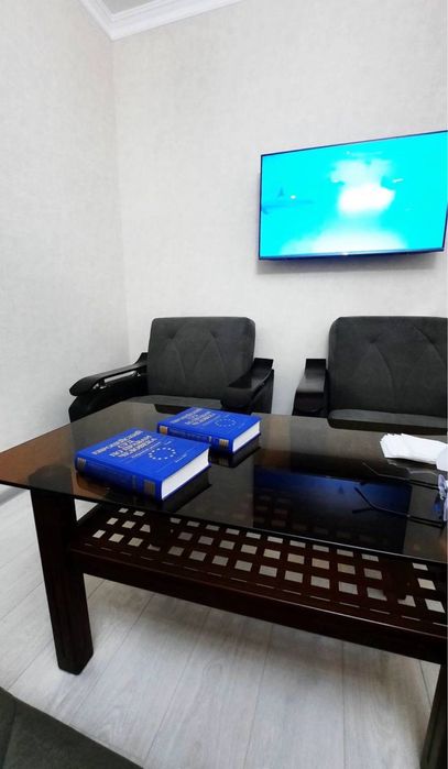 Сдаётся трёхкомнатная квартира Айбек с с ремонтом мебелирована.800$