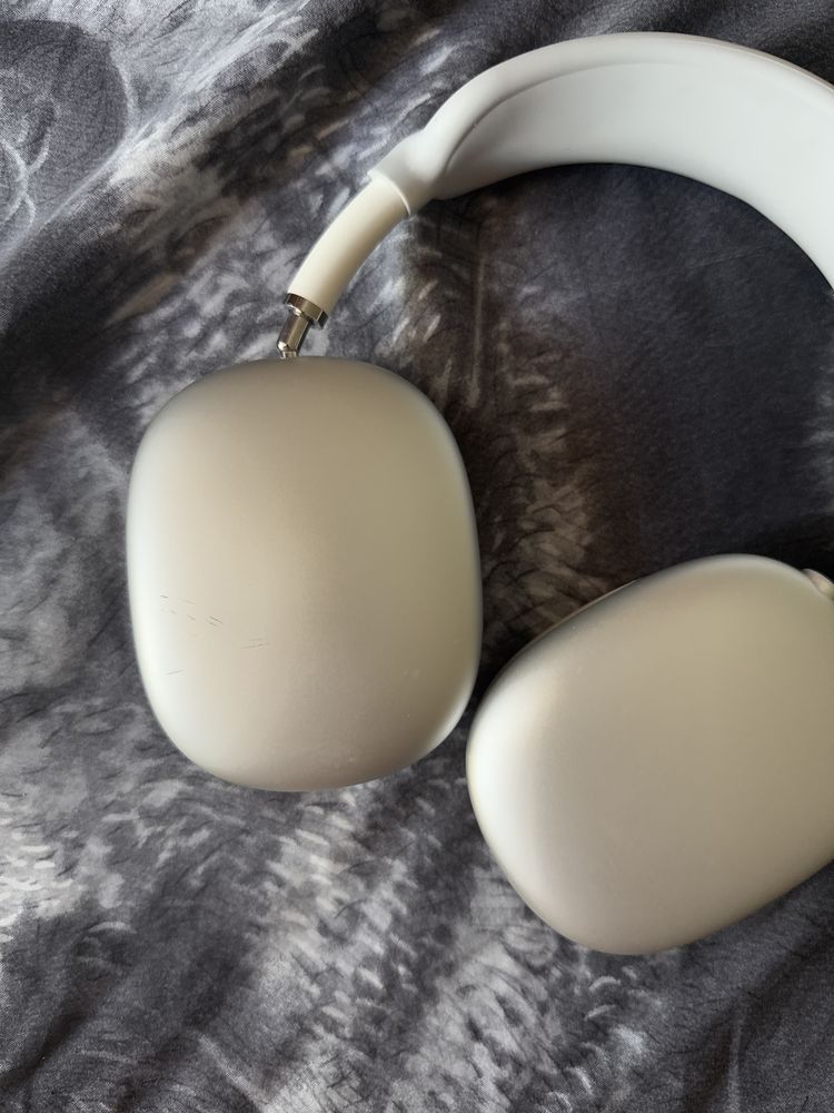 Airpods max в идеальном состоянии