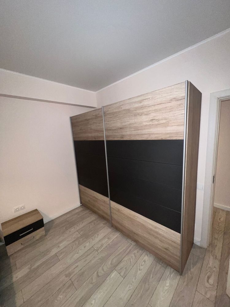 Set Mobilier Dormitor + Canapea Colțar - Stare Excelentă