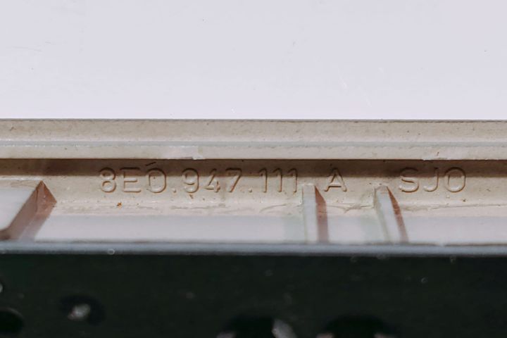 Plafoniera  lampa plafon 8E0947111A Audi A4 B7 seria