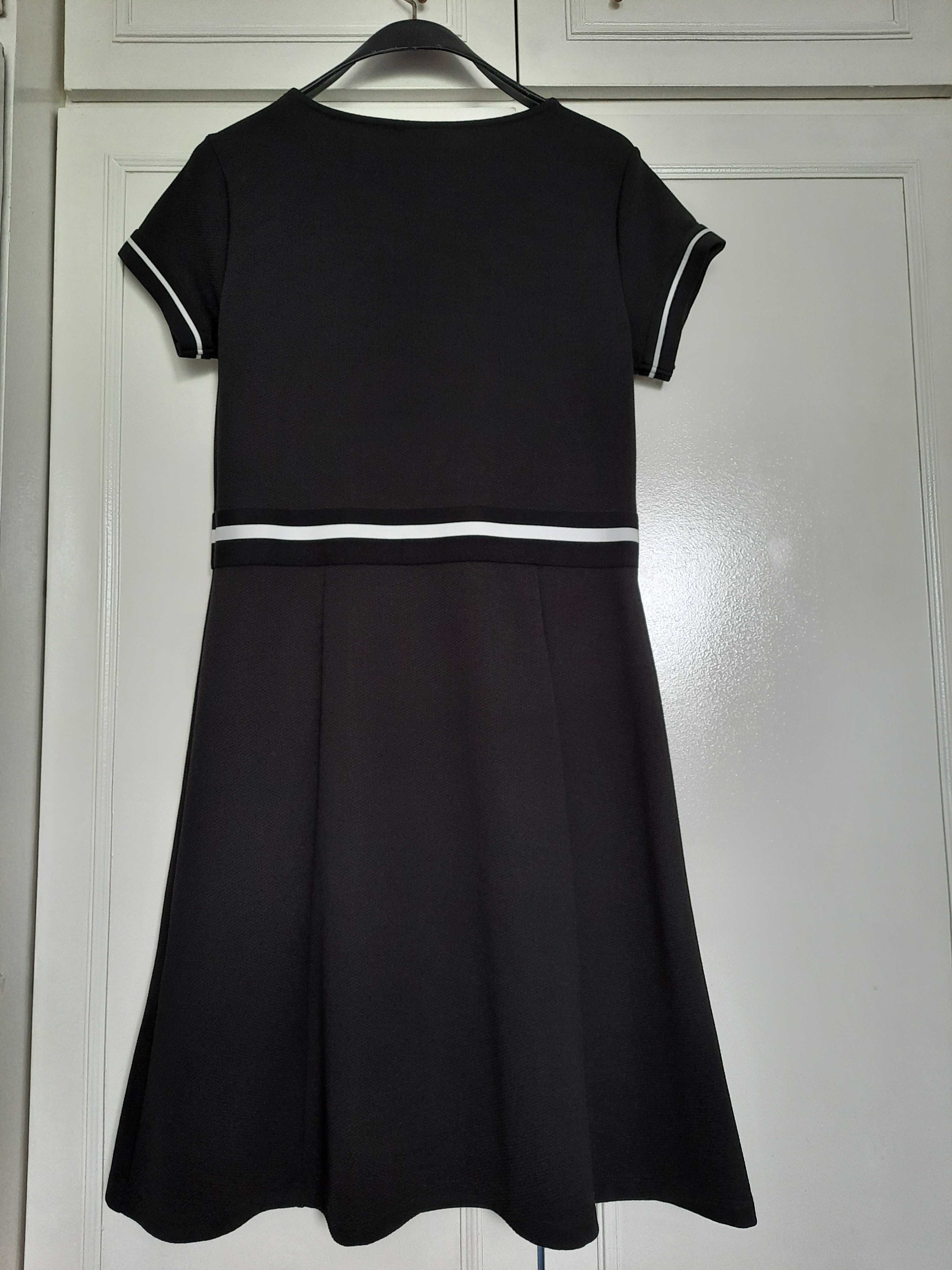 Черна коктейлна рокля от Yessica -Нова