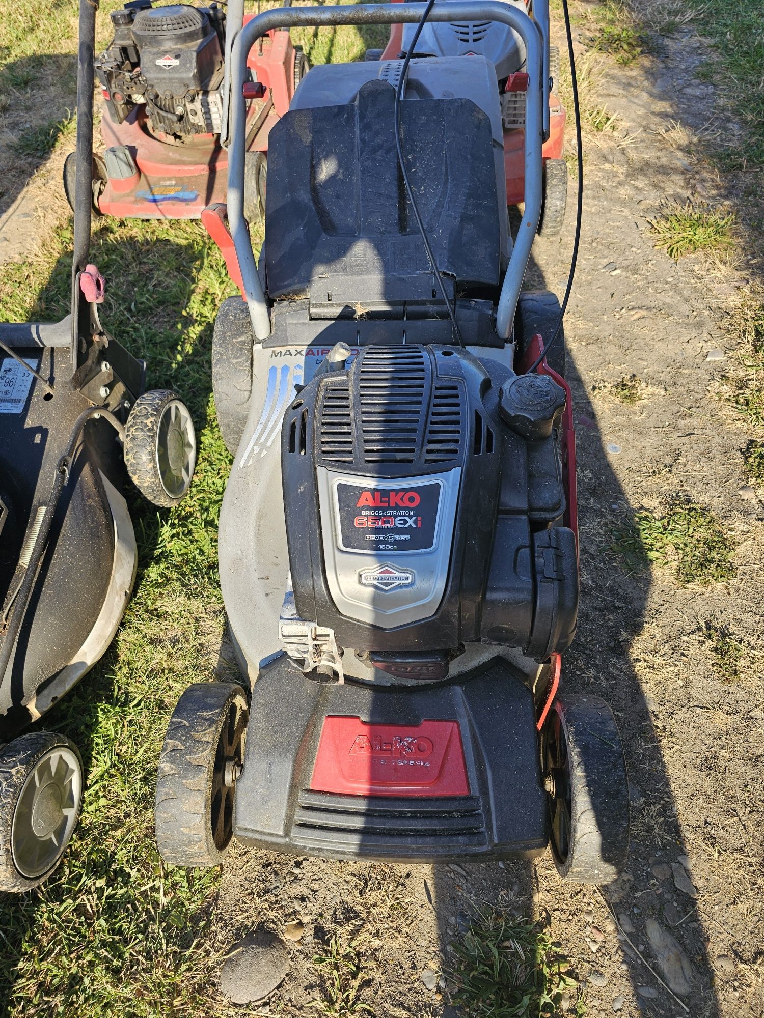 Motocoasa, Mașina tuns iarba,Robot tuns  iarba