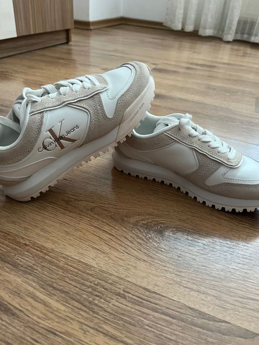 Маратонки номер 36 обувани веднъж малки са ми.