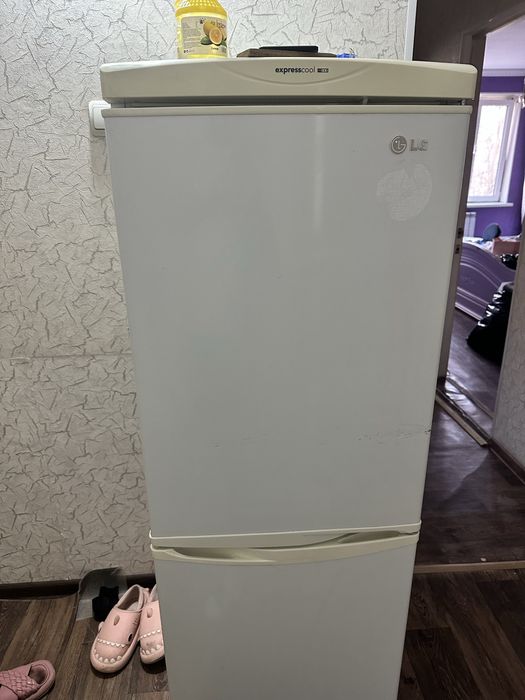 Продам б/у холодильник