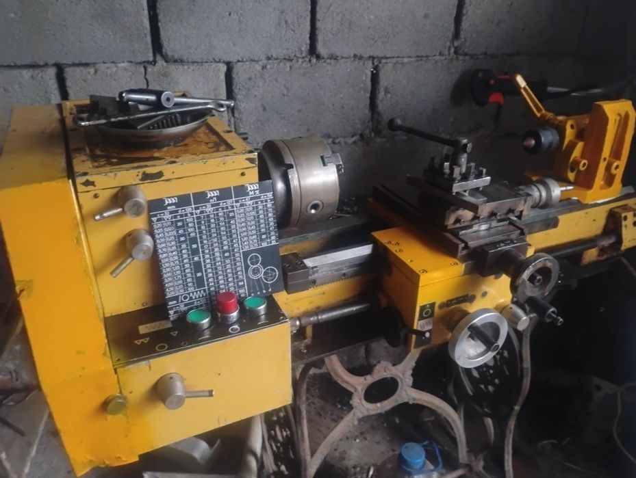 Vând strung de banc 125mm