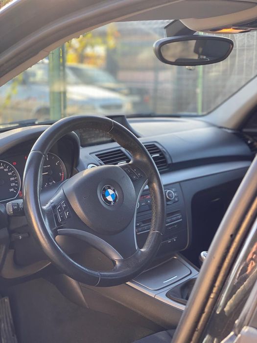 Vând BMW seria 1 an 2010