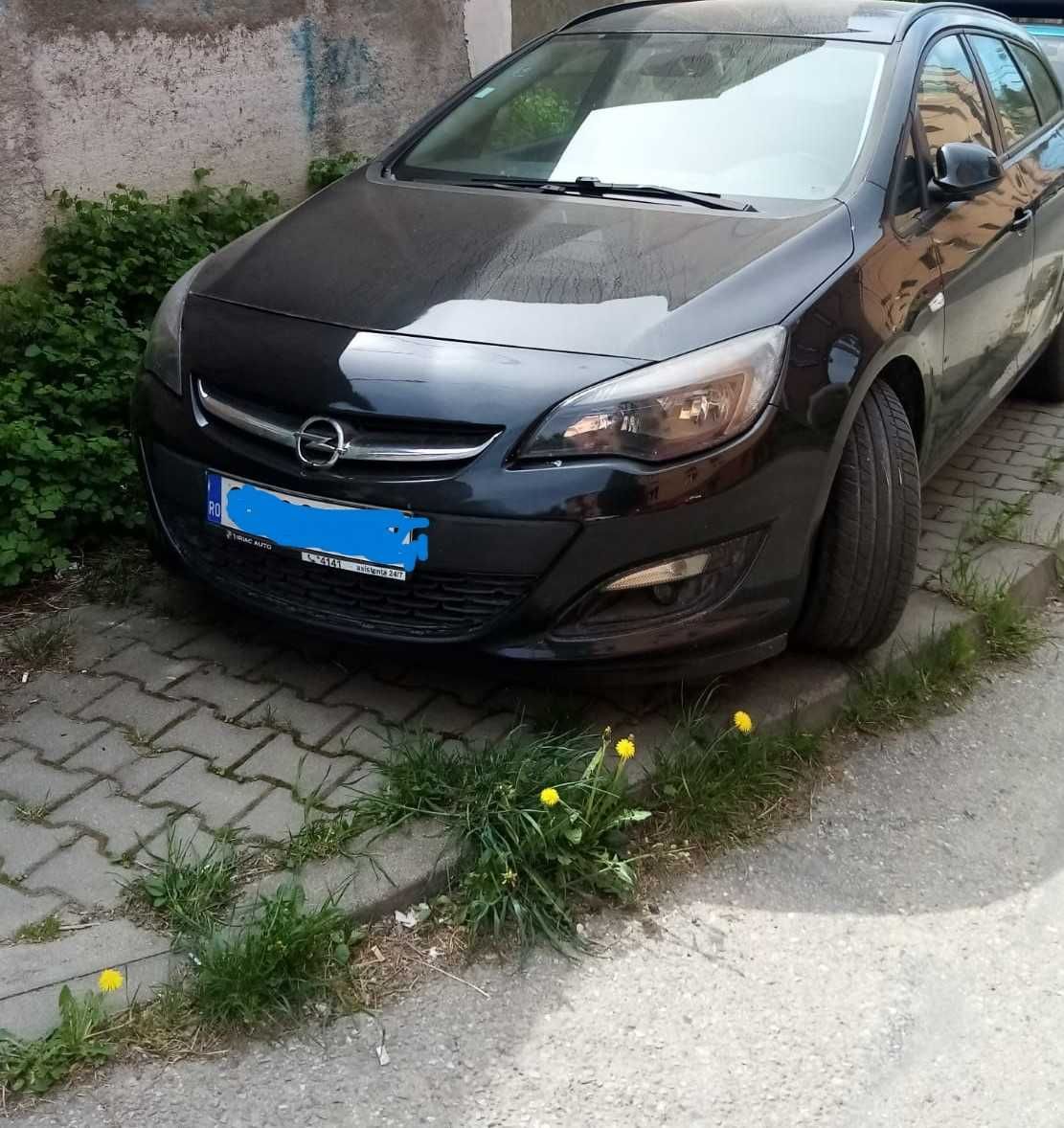 Vând Opel Astra J - 2015