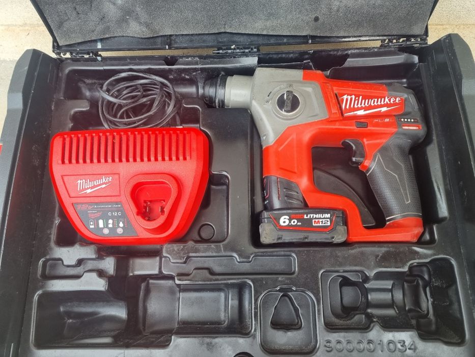Rotopercutor milwaukee ch m12 baterie 6 ah,cutie incarcator