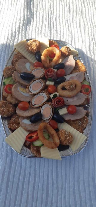 Platou rece orice eveniment