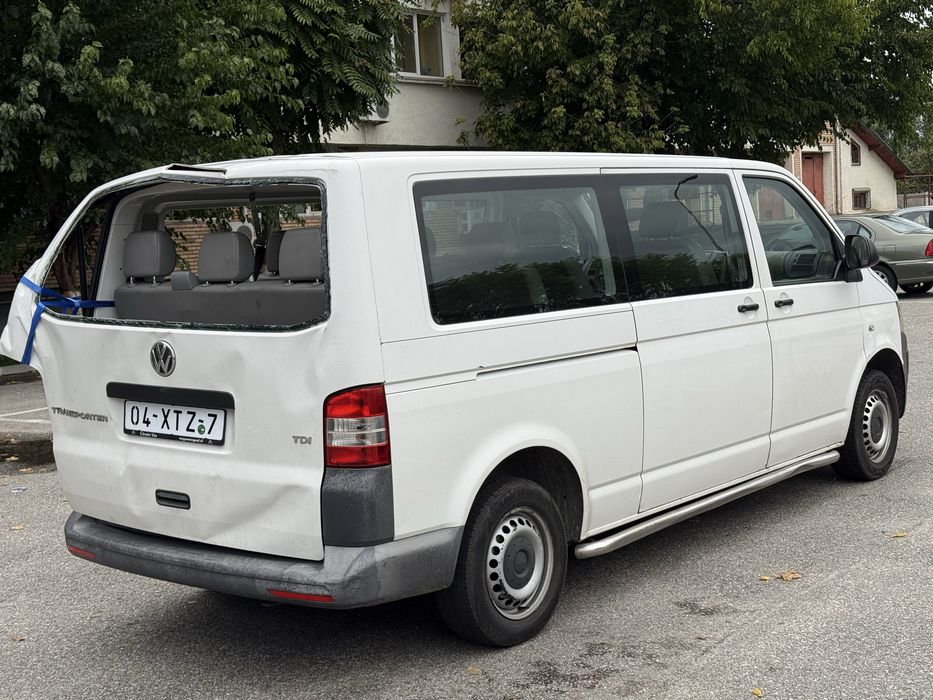VW Transporter T5 2.0 Tdi Euro 5 Avariat cu 8+1 Locuri