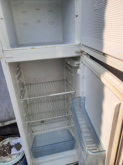 Холодильник рабочая дверь плотно не закрывается