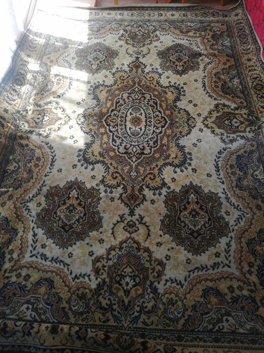 Вълнен либийски килим
