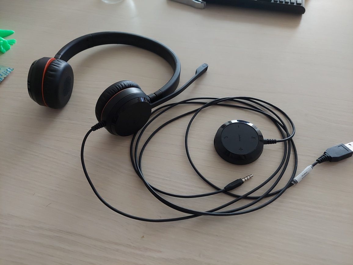 Jabra Evolve 30 офис слушалки