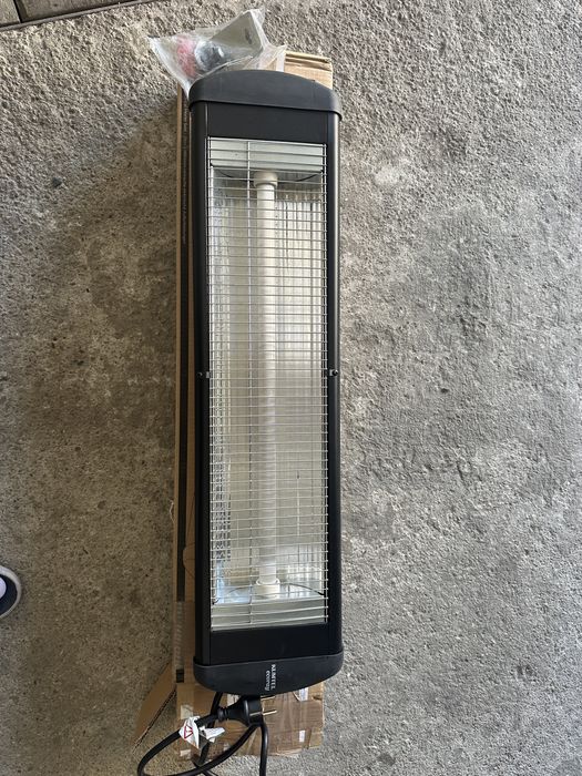 Radiator de perete Humtel inflarosu