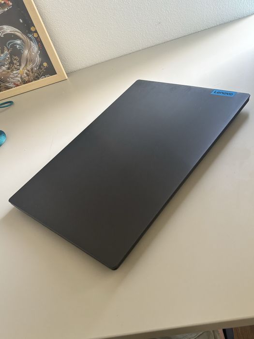 Lenovo Gaming• i5-9300H• 16Gb Ram• Nvidia GTX 1050• Taste luminate