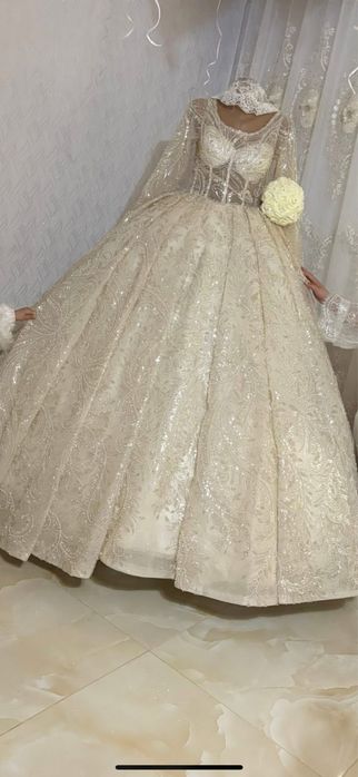 Булченски бяла- шампанска   рокля