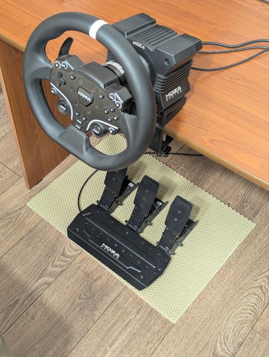 Руль для симрейсинга Moza r5