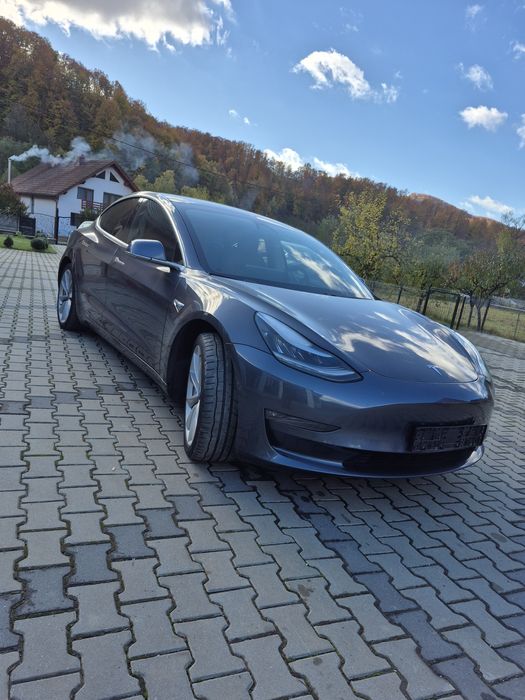 Tesla model 3 long range 4x4