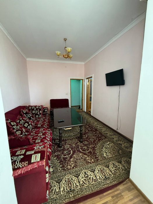 2 xonali kvartira sotiladi