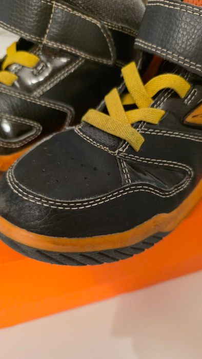 Детски боти GEOX номер 32 -светещи