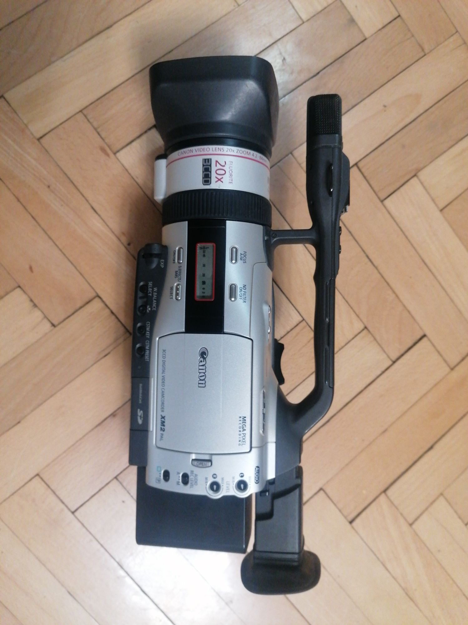 Видеокамера Canon XM2 PAL mini DV