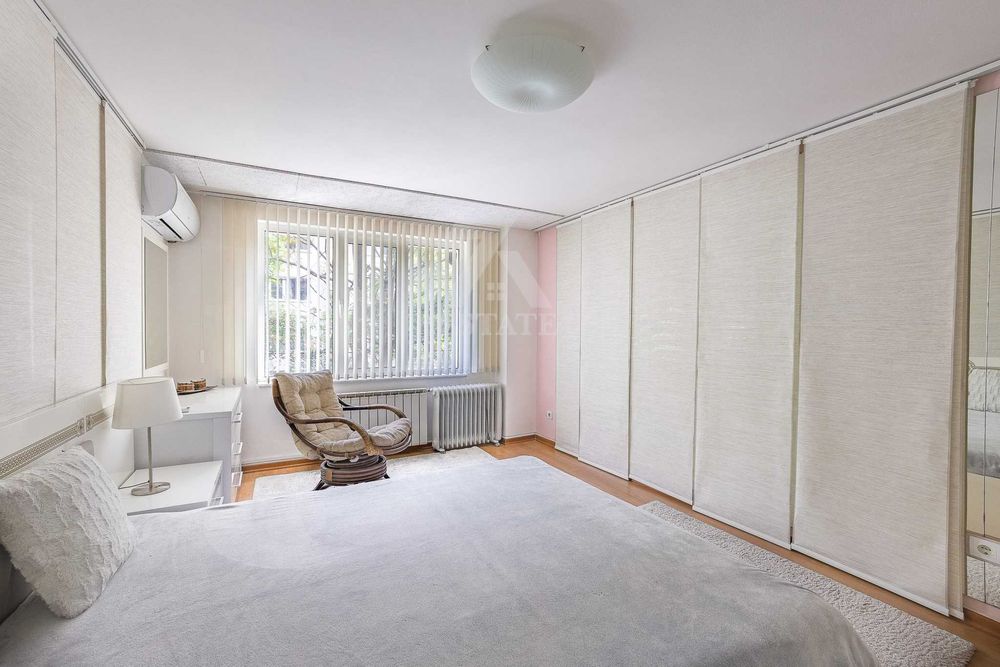 Продава се Тристаен апартамент в София, Лозенец - 80 кв.м за 3313 €/кв.м - Снимка #2