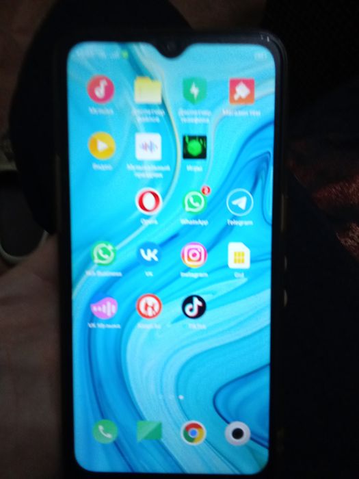 Продам телефон срочно