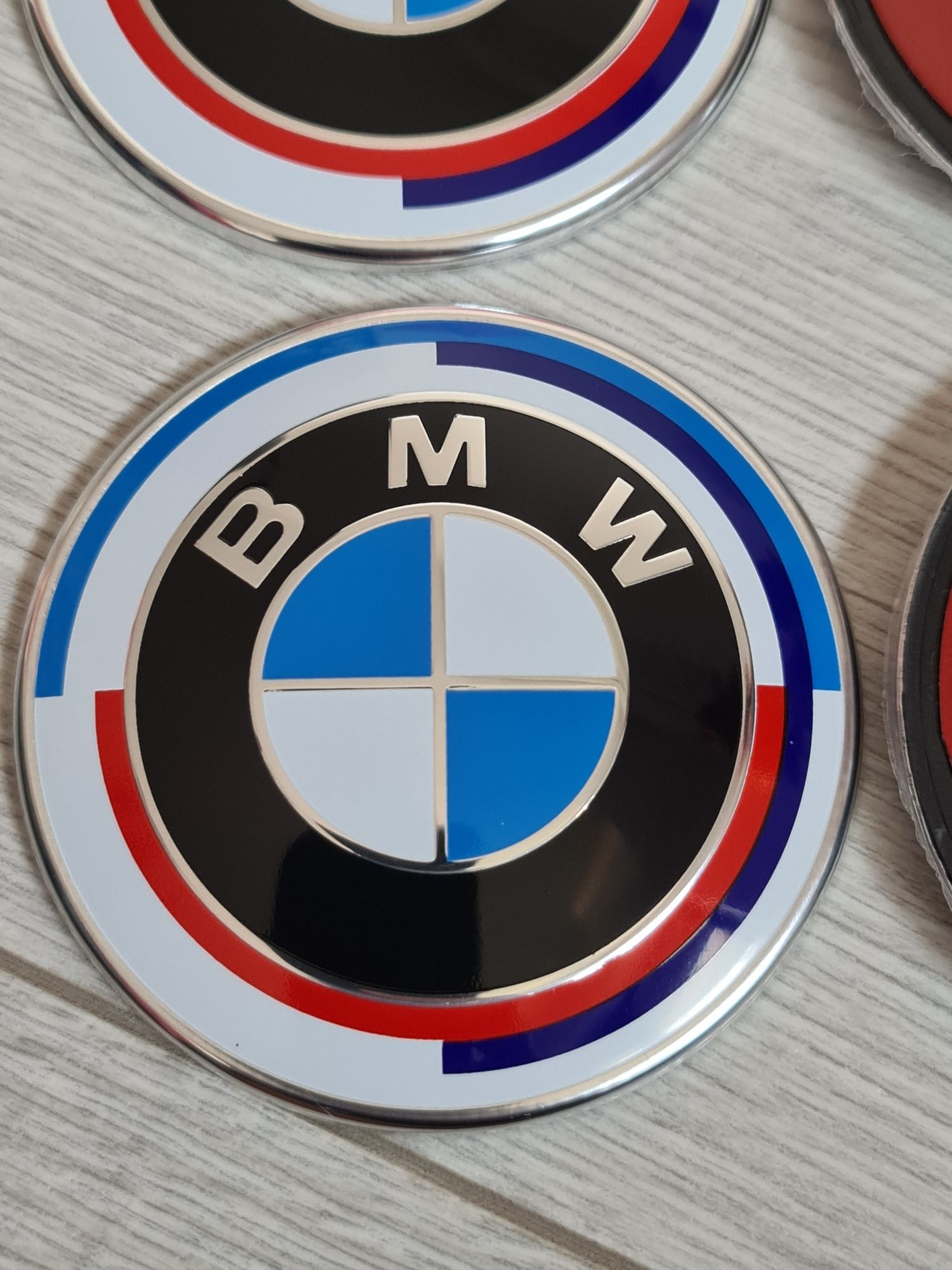 Emblema-Sigla-Logo-Semn-Bmw-82mm-F20-F30-F32-F10-Seria-1-3-4-5-Xdrive