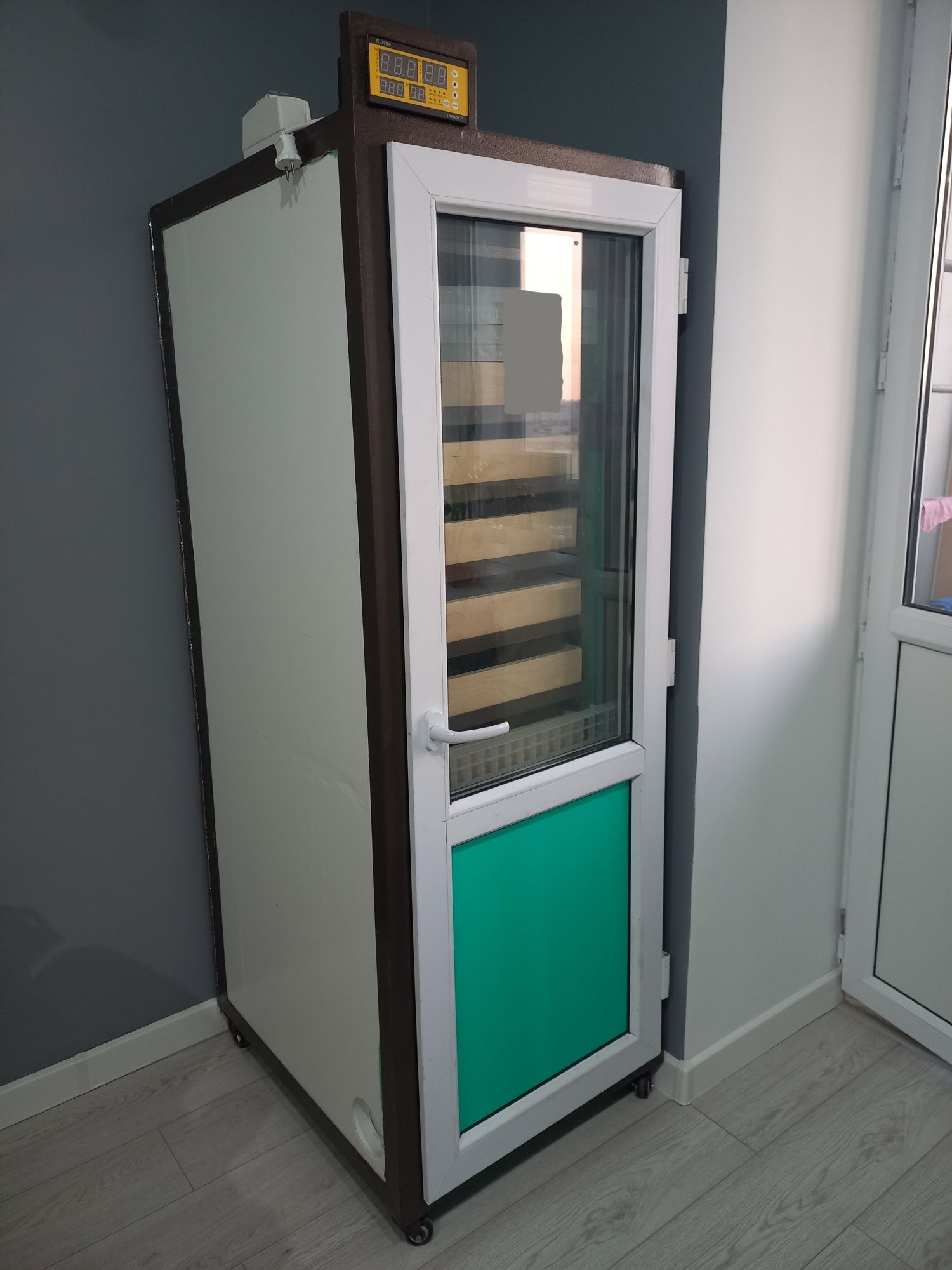 Инкубатор для птиц