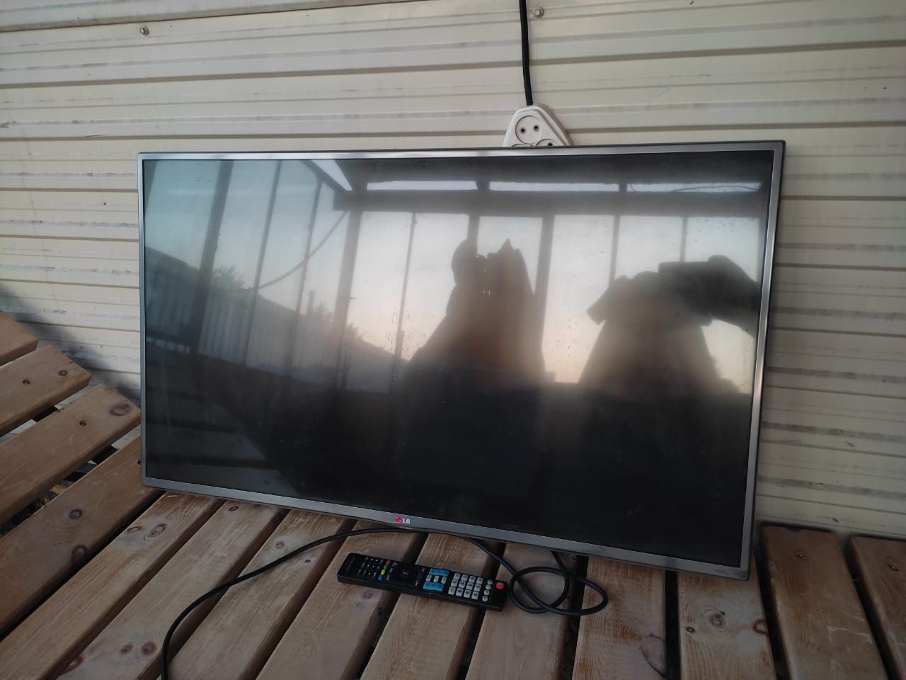 Продаётся Телевизор LG