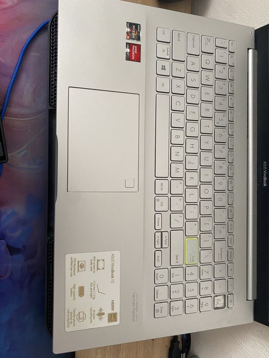Лаптоп Asus vivobook Oled 15