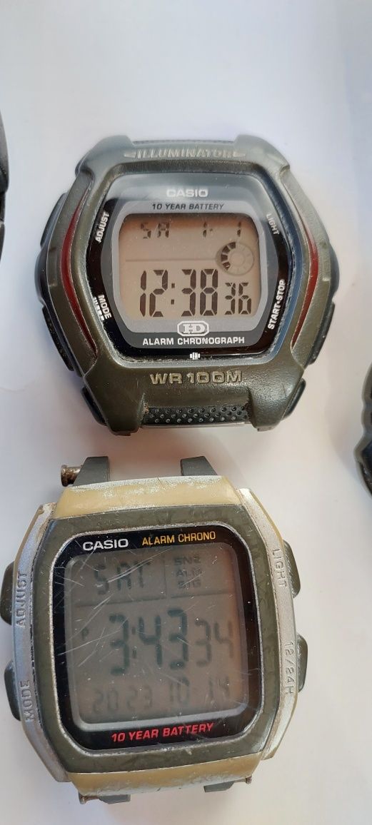 Vând ceasuri casio vintage retro