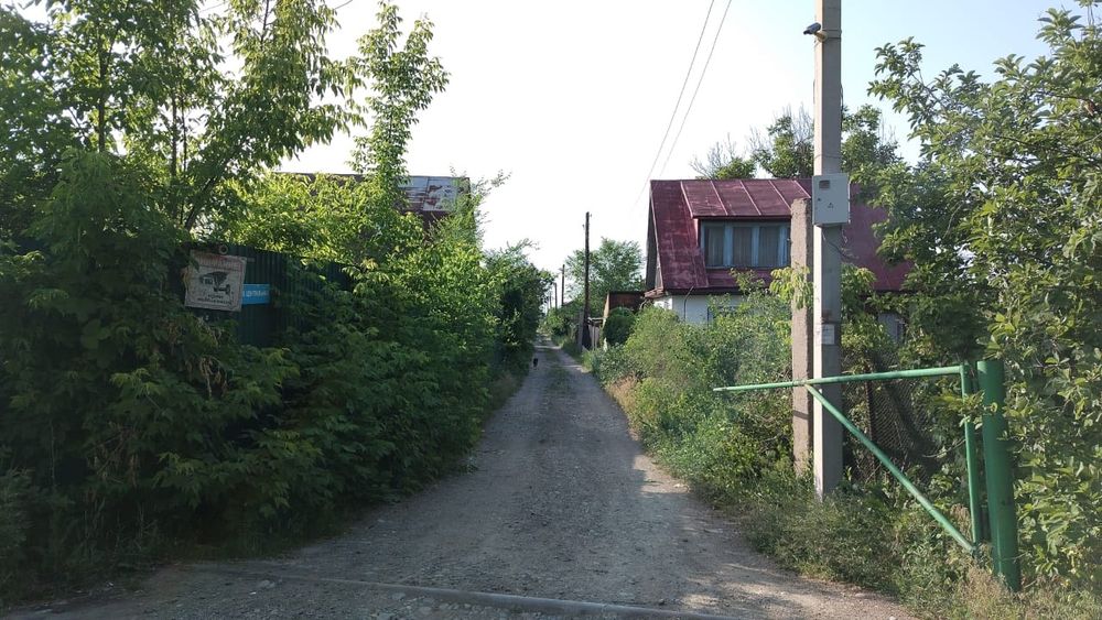 Дом в Исыке 2 дома не законченые ПО 7 соток