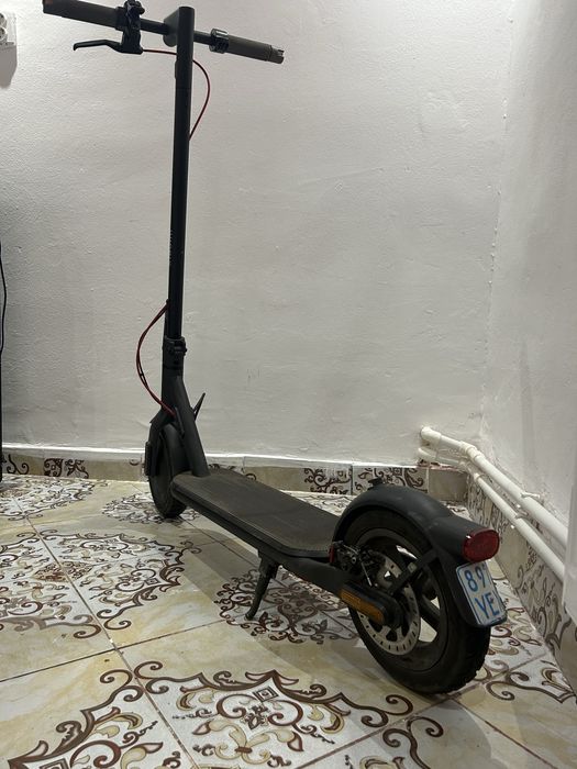 Vand trotineta electrica sau schimb cu iphone 15 pro max