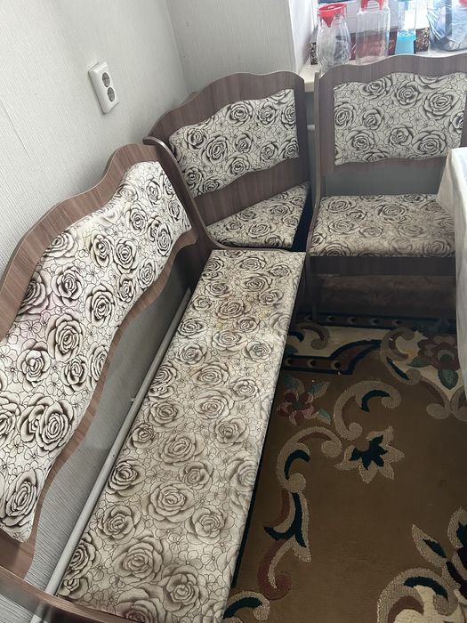 Продам уголок срочно