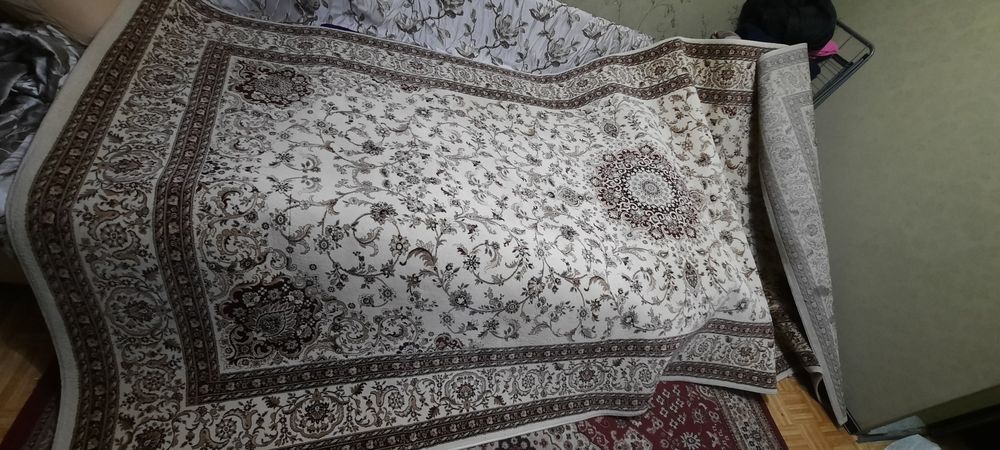 Срочно продам бу ковер 2 на 4