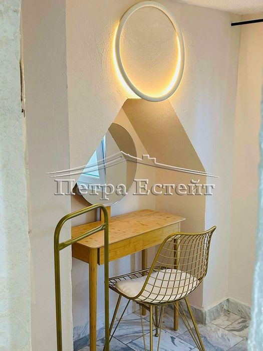 Продава се Двустаен апартамент в Варна, Гръцка махала - 60 кв.м за 2484 €/кв.м - Снимка #1