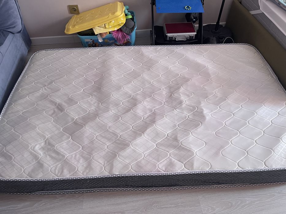 Отдам матрас беспоатно