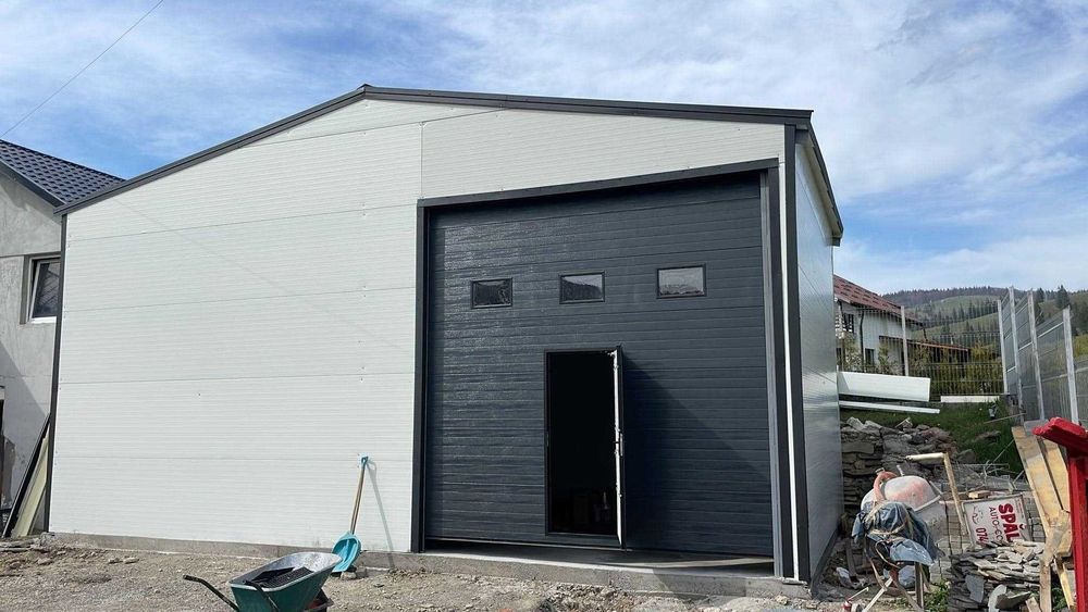 Construiesc hale metalice de 10x8 cu 4 metri înălţime conţine 6 stâlpi
