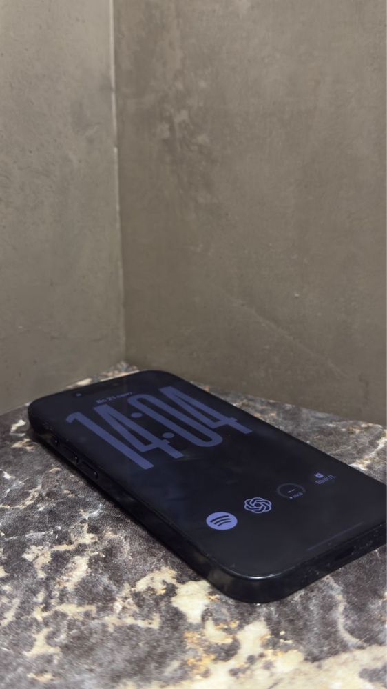Iphone 16 pro 256 гб.