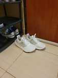 Adidas ultraboost light weight Бели маратонки номер 37 и 1/3