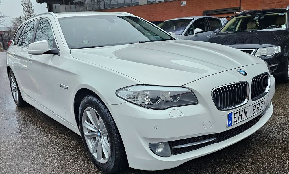 BMW Seria 5 BMW 520D Navigație mare