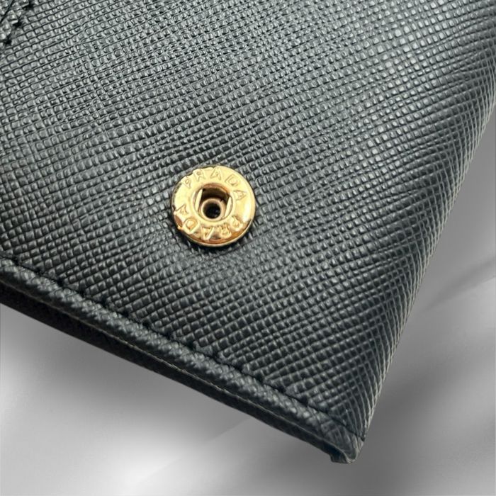 Prada Bifold Saffiano дамски портфейл като нов