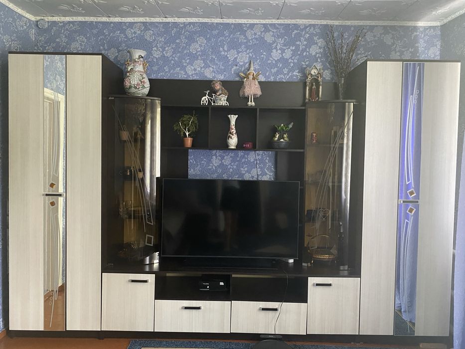 Продам стенку для гостинной