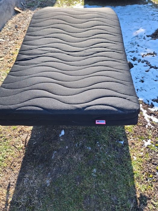 Vând 2 saltele în stare foarte buna