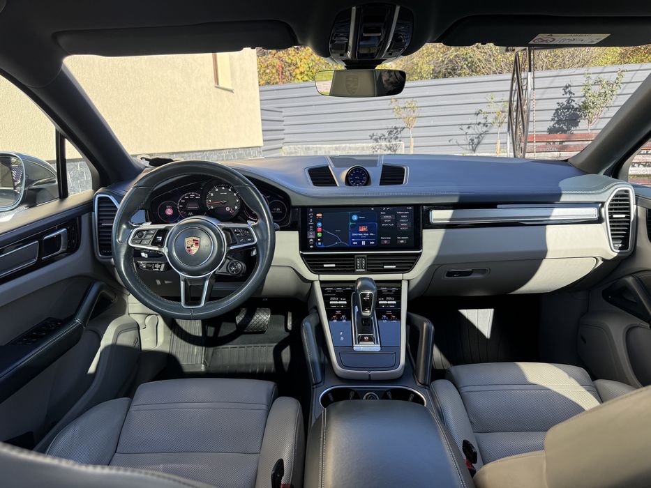 Porsche Cayenne Coupe // 2020 3.0 340cp // Distronic // ACC