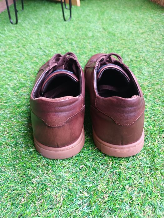 Нови Спортно-елегантни обувки LAZARINI